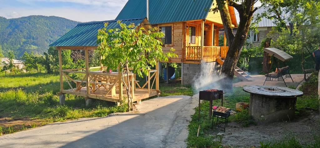 Nespecifikovaný výhled na hory nebo výhled na hory při pohledu z apartmánu