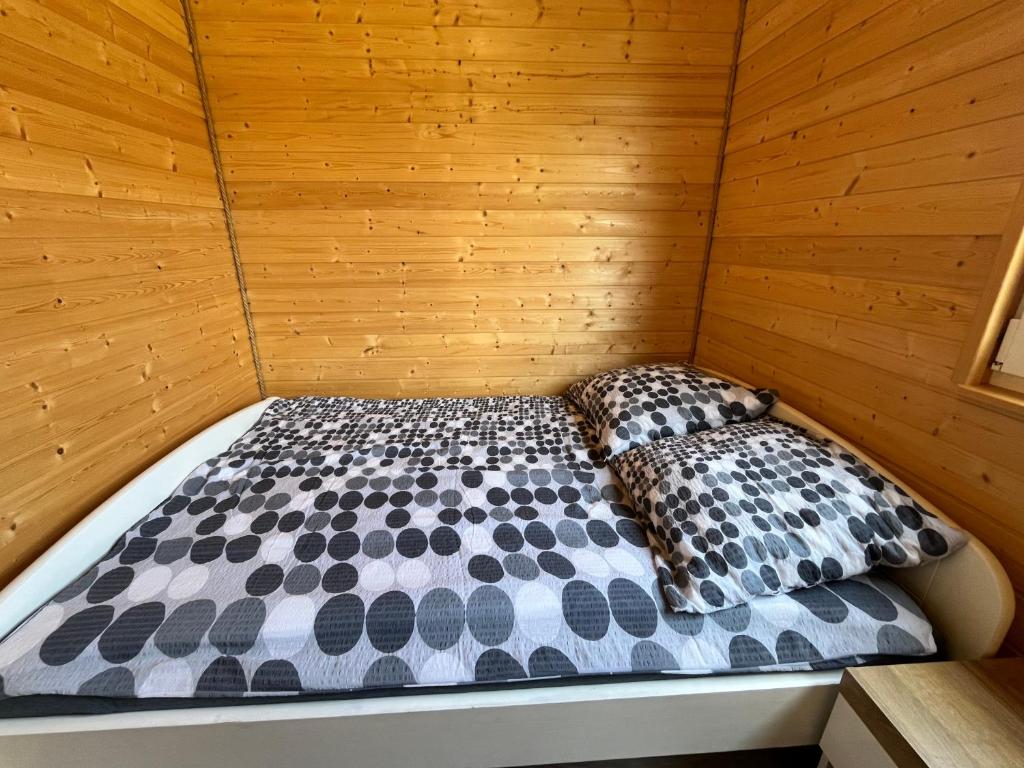 Postel nebo postele na pokoji v ubytování Domki Dafi