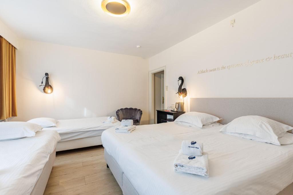 The Black Swan Hotel - Quadruple Room