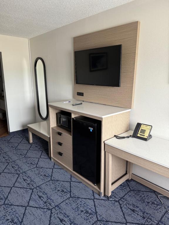 Baymont by Wyndham Columbia, MO - Double Room With Two Double Beds - Non-Smoking