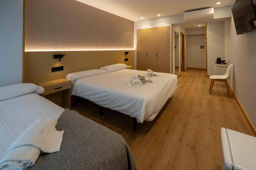 EightRooms La Rioja Pension - 17