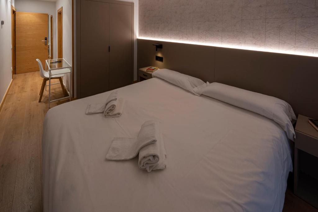 EightRooms La Rioja Pension - 11