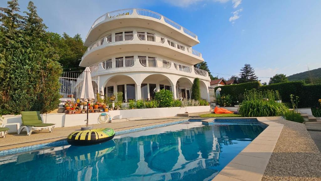 Gallery image of Sunrise Villa in Albena