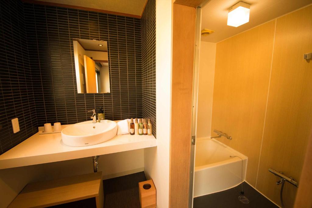 Un baño de Ito Kowakien