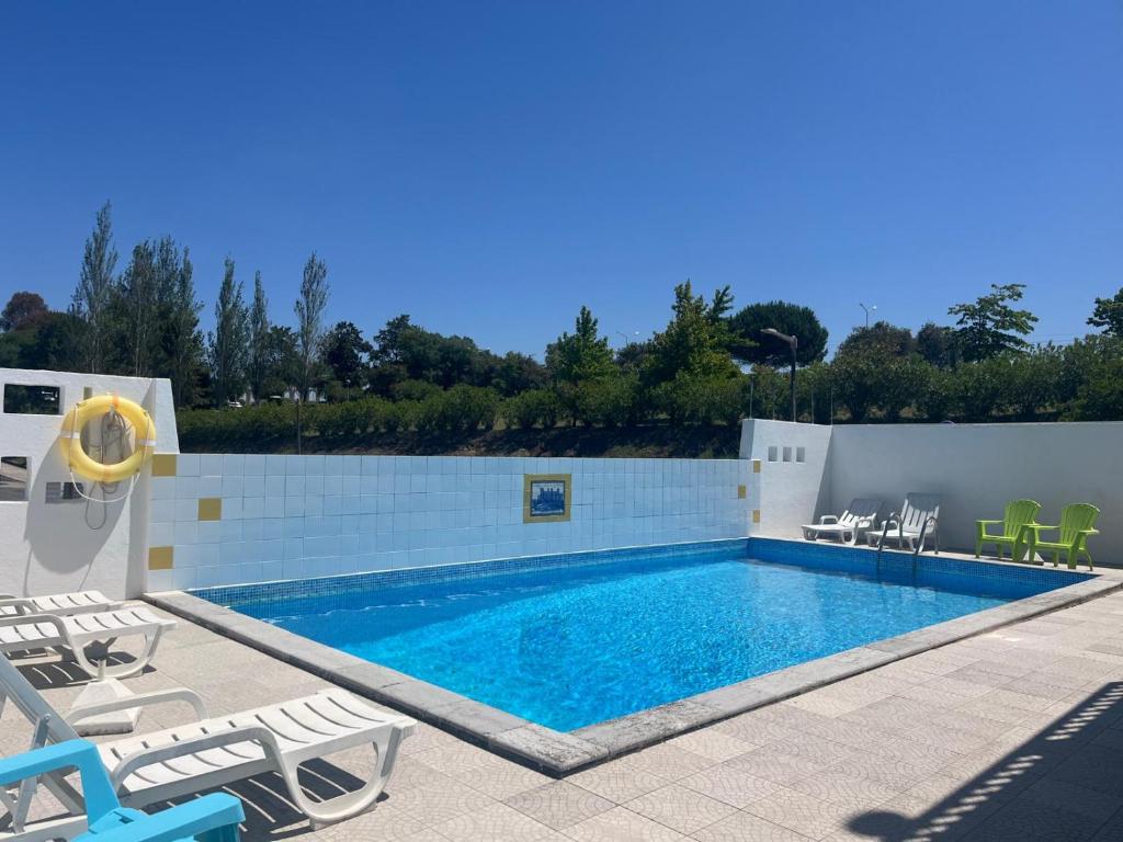Басейн в Hotel Louro або поблизу