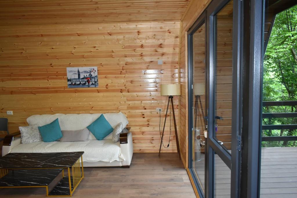Balkón nebo terasa v ubytování Martvili canyon cottage