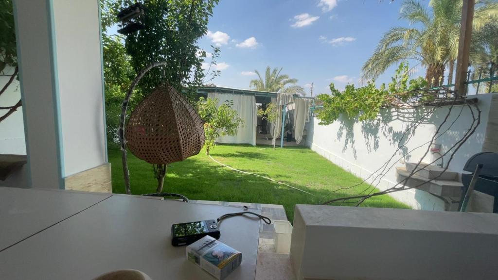 Zahrada ubytování Tranquil Villa in Fayoum Private Pool Garden Lake Access