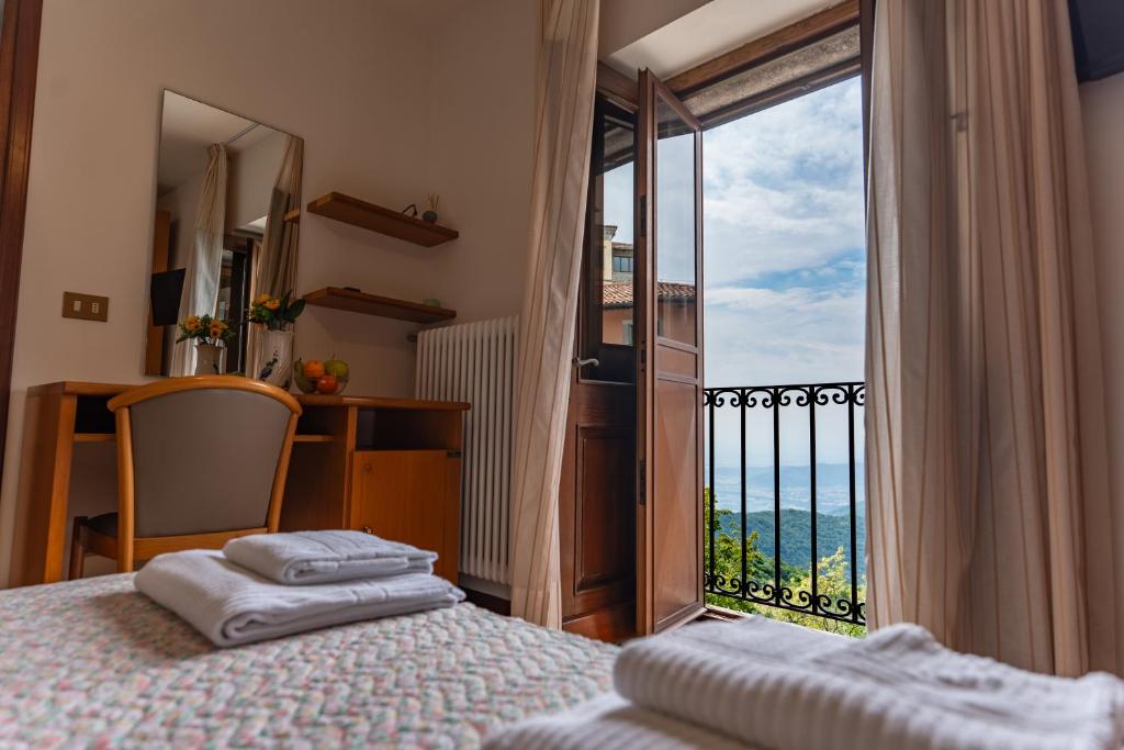 Hotel casa del pellegrino - Castelmonte - Habitación Doble
