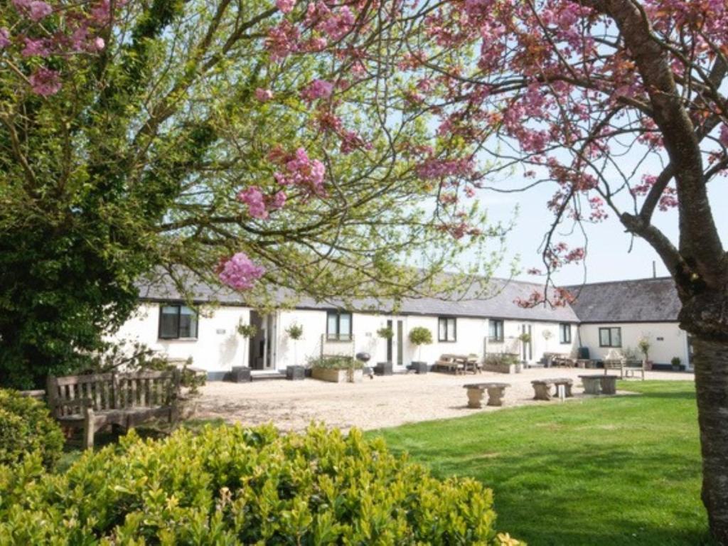 Κήπος έξω από το 2 bed property in Shaftesbury 28678