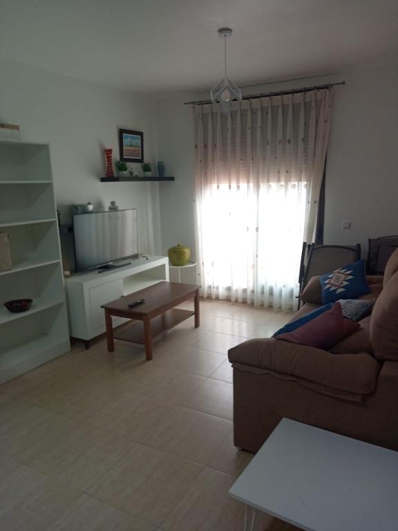 Posezení v ubytování Urb. Los Collados .Águilas Apartamento