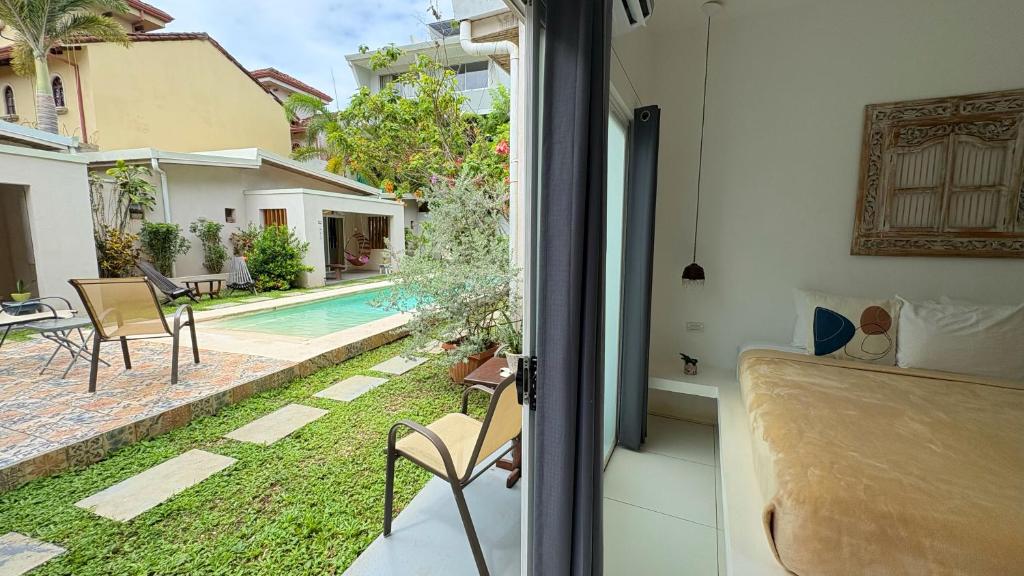 Bazén v ubytování La Ramona Charming Hotel nebo v jeho okolí