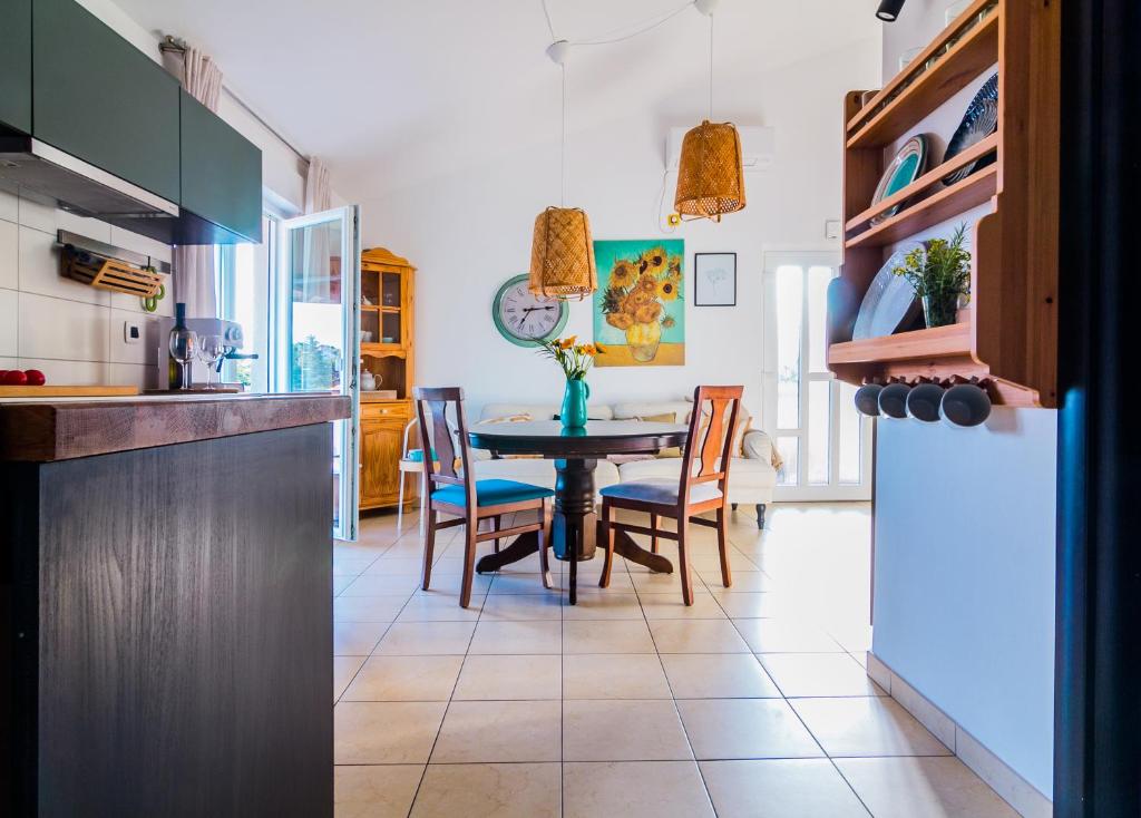 Apartment for Two 200m from the Beach