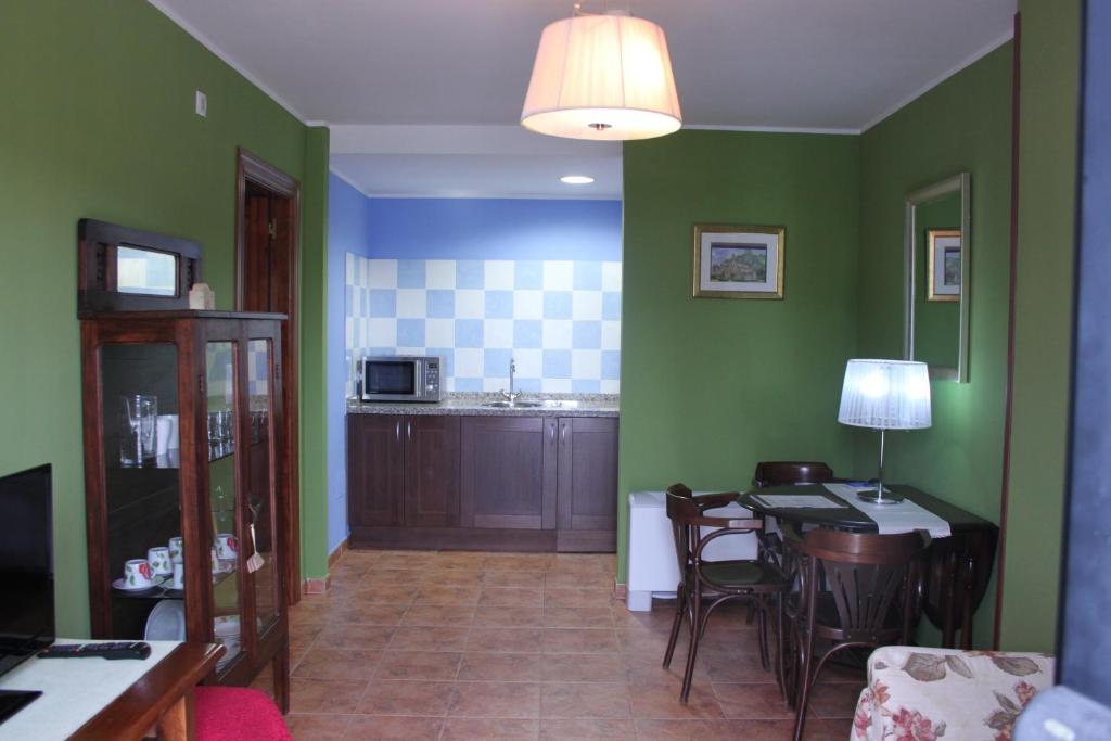 Una cocina o zona de cocina en La Casona de la Roza