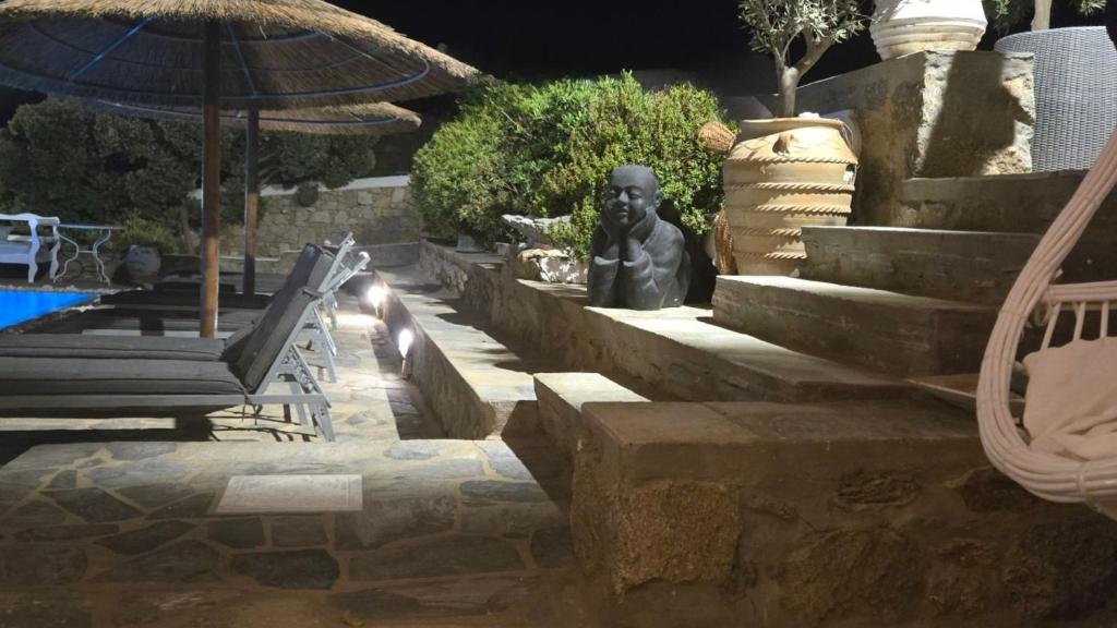 Bazén v ubytování Manu Mykonos Next to the Beach Quality Brand Villa & Bungalows nebo v jeho okolí