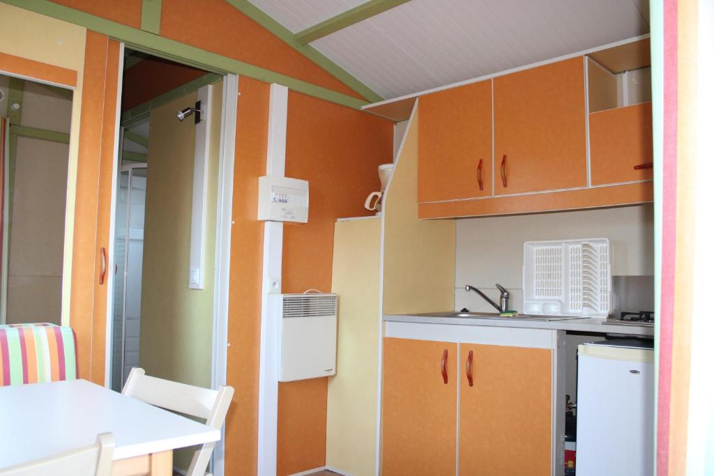 Camping Le Balcon de Chartreuse - One-Bedroom Chalet