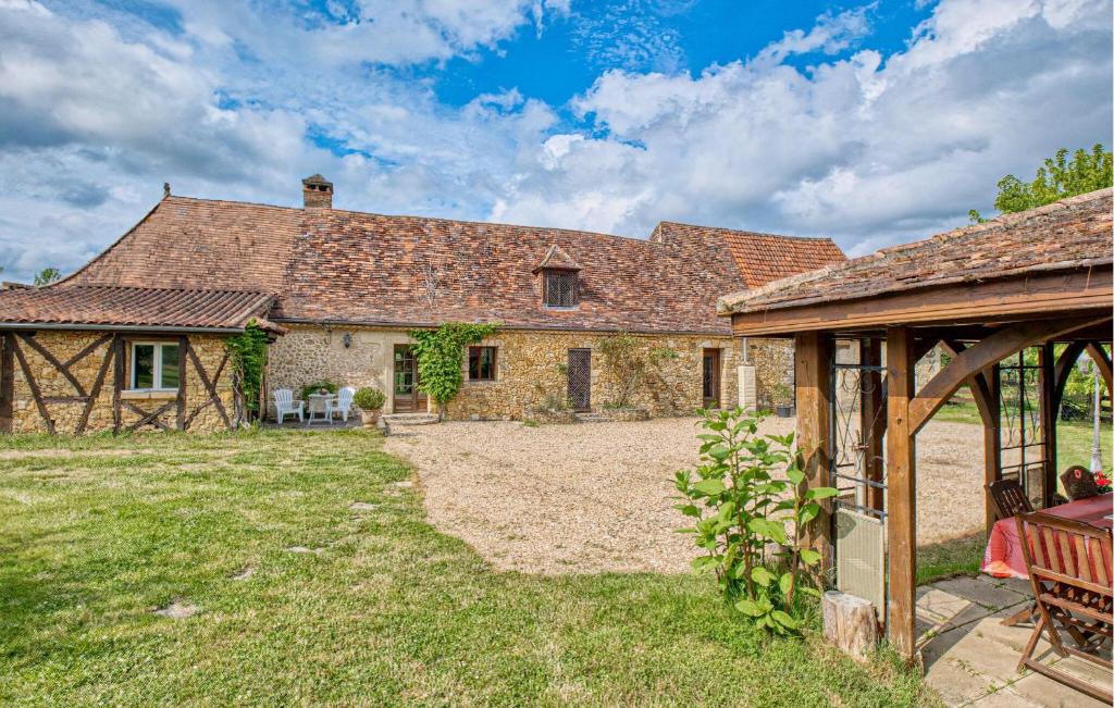 Κήπος έξω από το Charmante Maison Avec Piscine