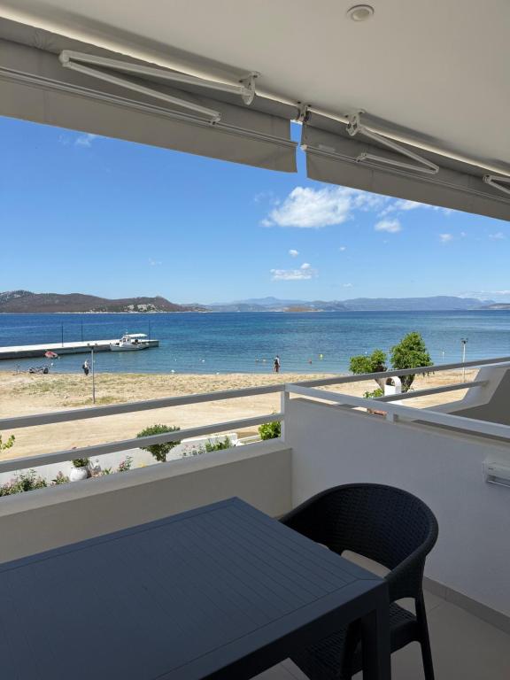 Galeriebild der Unterkunft Thalassa Luxury Apartments Nea Styra in Nea Stira