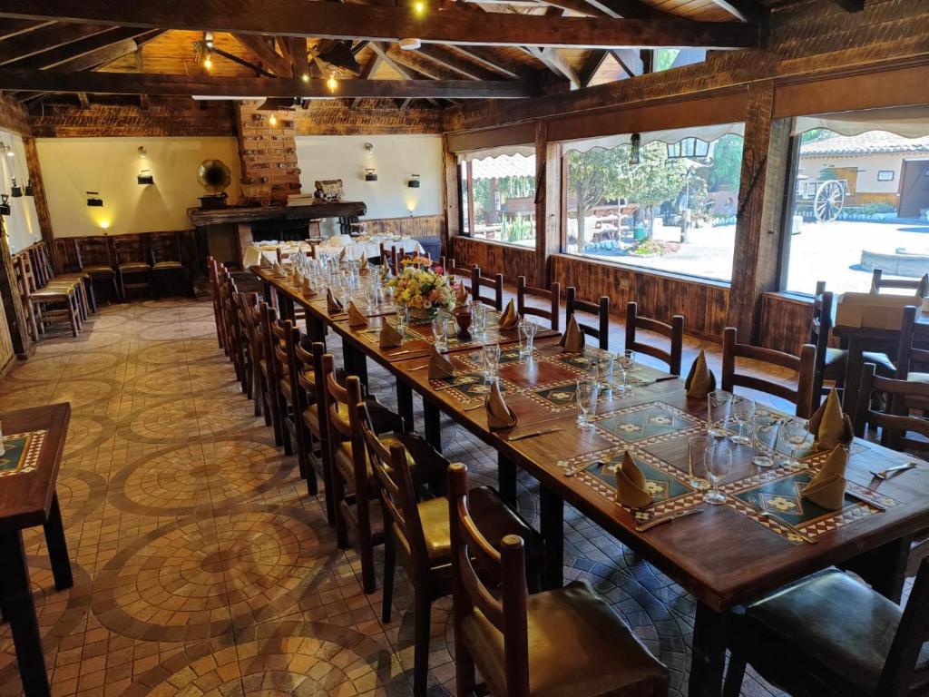 Restaurace v ubytování Hosteria Rumipamba De Las Rosas