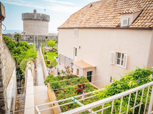L&N šarmantna soba sa pogledom