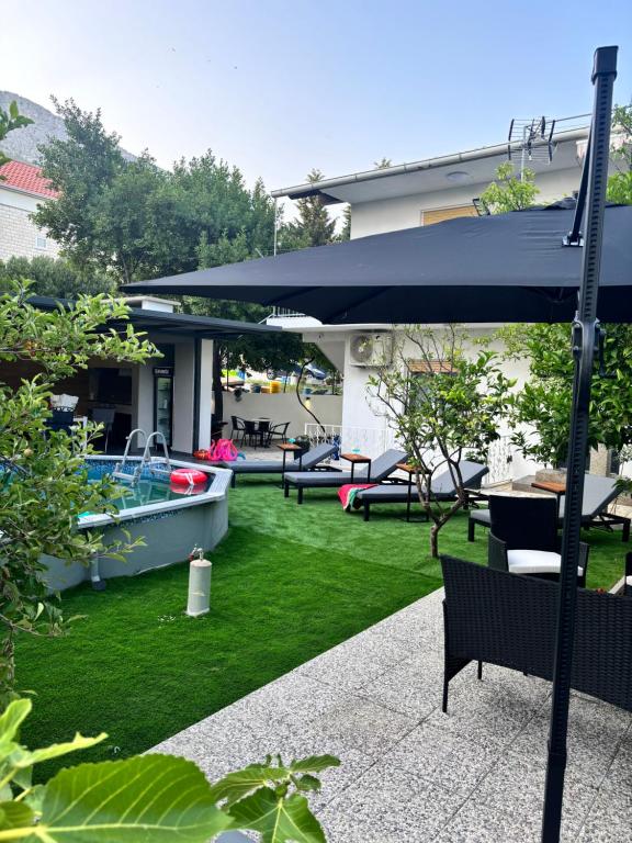 Bazén v ubytovaní M&M Pelivan apartments alebo v jeho blízkosti