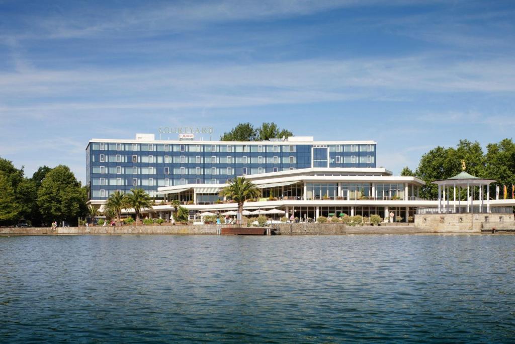 Courtyard by Marriott Hannover Maschsee - Resim 1