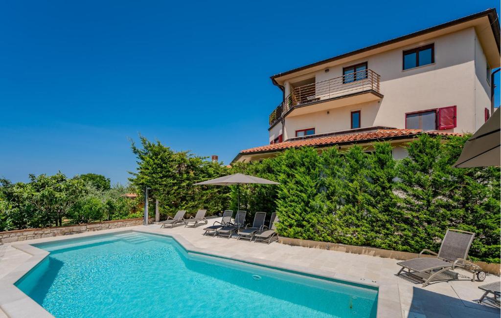 Stunning Apartment In Pula With Wifi