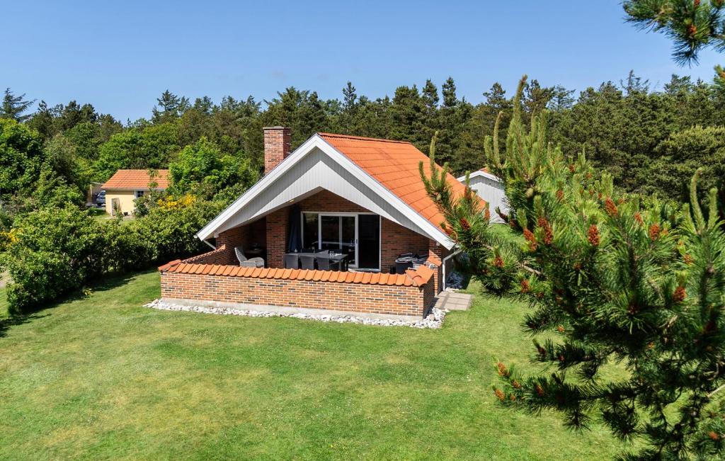 Κήπος έξω από το Beautiful Home In Vestervig With Sauna