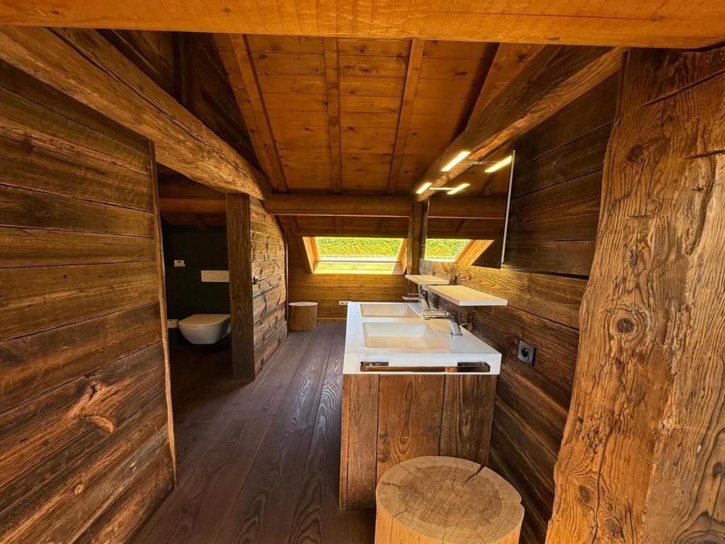 Fotografie z fotogalerie ubytování Chalet in Ovifat near Ski Slopes v destinaci Ovifat