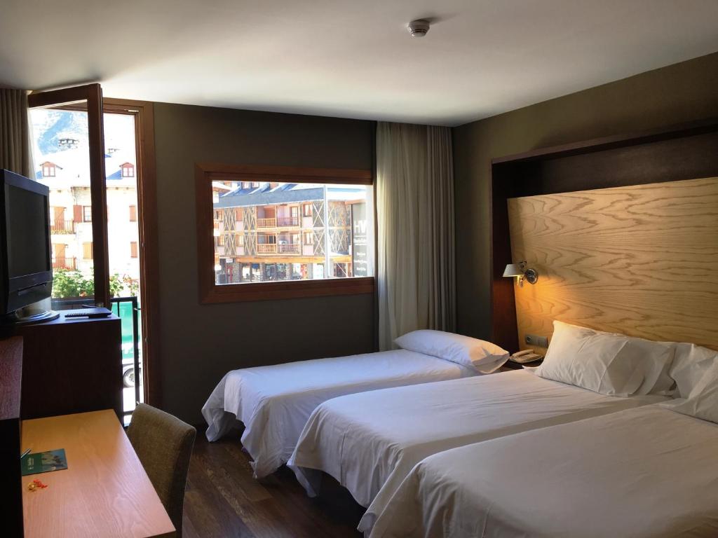 SOMMOS Hotel Aneto - Double Room With Extra Bed (3 Adults)
