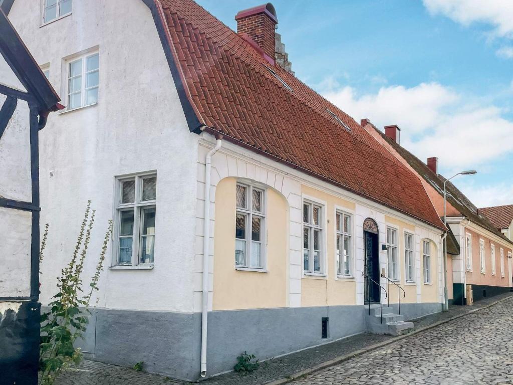 Hoone, kus puhkemaja asub
