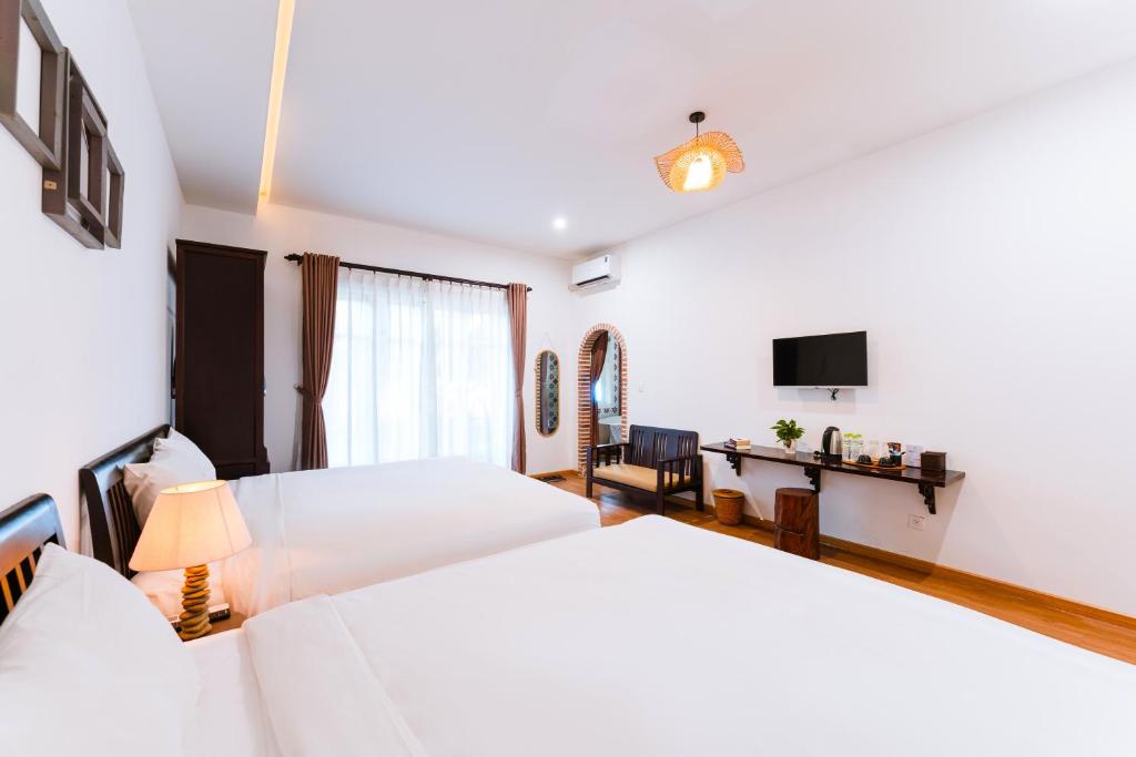 Phòng 3 Người Nhìn Ra Thành Phố