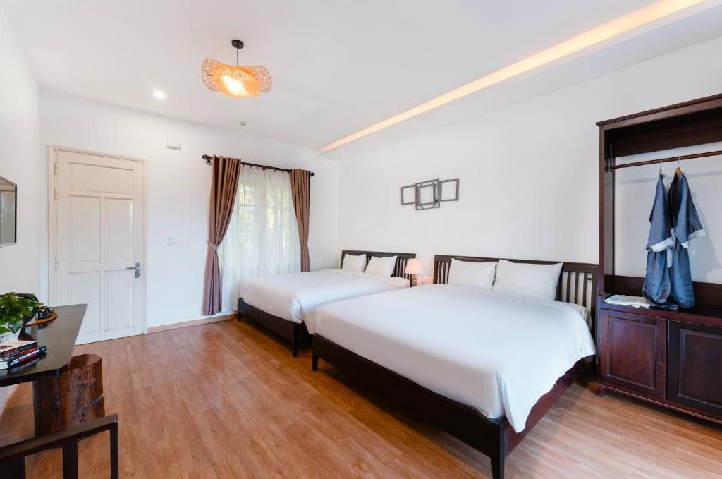 Phòng 4 người nhìn ra vườn
