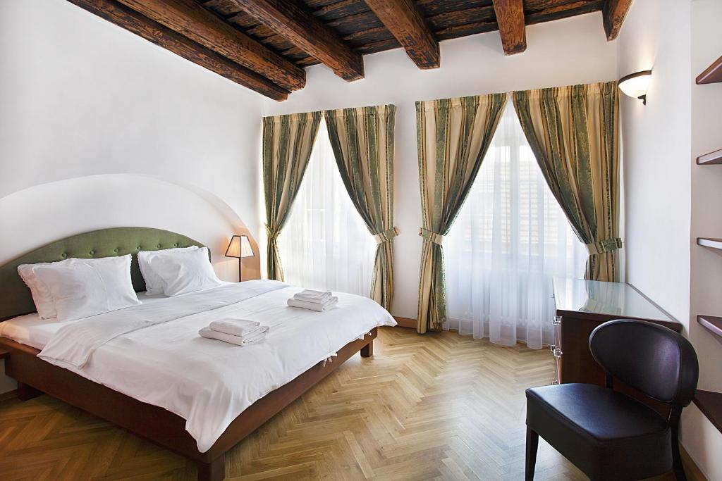 Residence Thunovska - Two-Bedroom Apartment