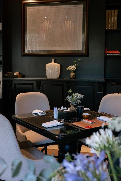 Khu vực ghế ngồi tại Bach Place Dalat