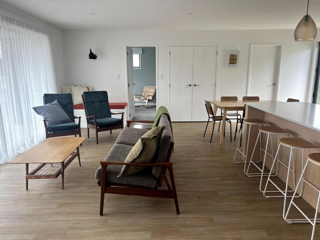 Bubbles Bach-dog friendly, close to beach & shops! - Resim 3