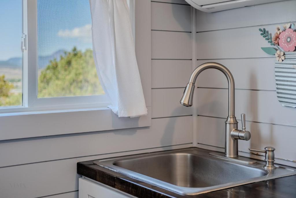 Fotografie z fotogalerie ubytování Hilltop Tiny Home v destinaci Panguitch