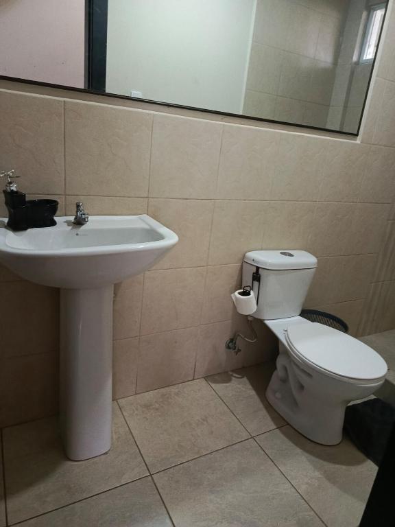 Koupelna v ubytování Urbanizacion Privada Ceibo Real