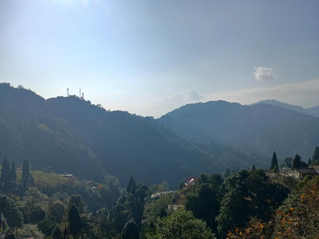 Phong cảnh thiên nhiên gần chỗ nghỉ nhà dân