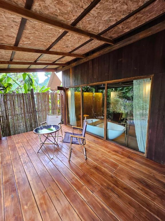 Balkón nebo terasa v ubytování Kiri Vari Boutique Resort at Sapan