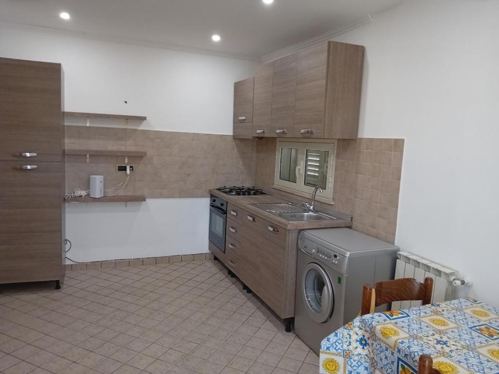 Η κουζίνα ή μικρή κουζίνα στο Casa marino monolocale