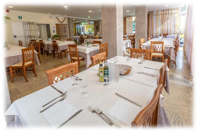 Restaurace v ubytování Hotel Colibri B&B