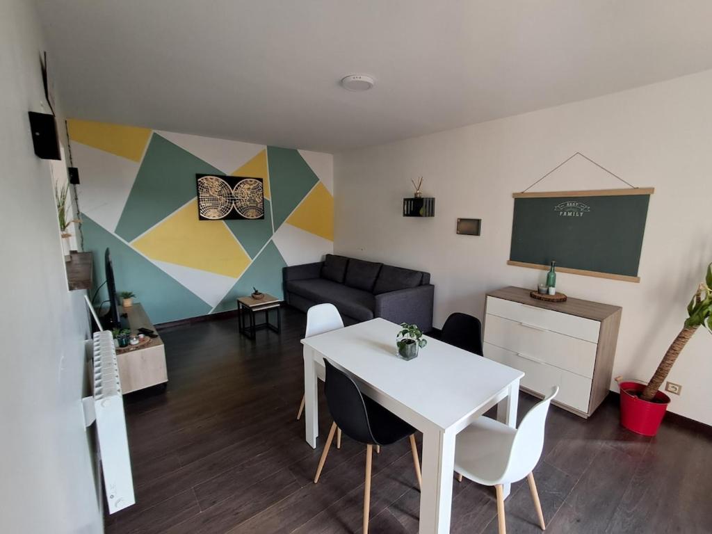 Photo de la galerie de l'établissement Maison entière, terrain ,cours, à Meximieux