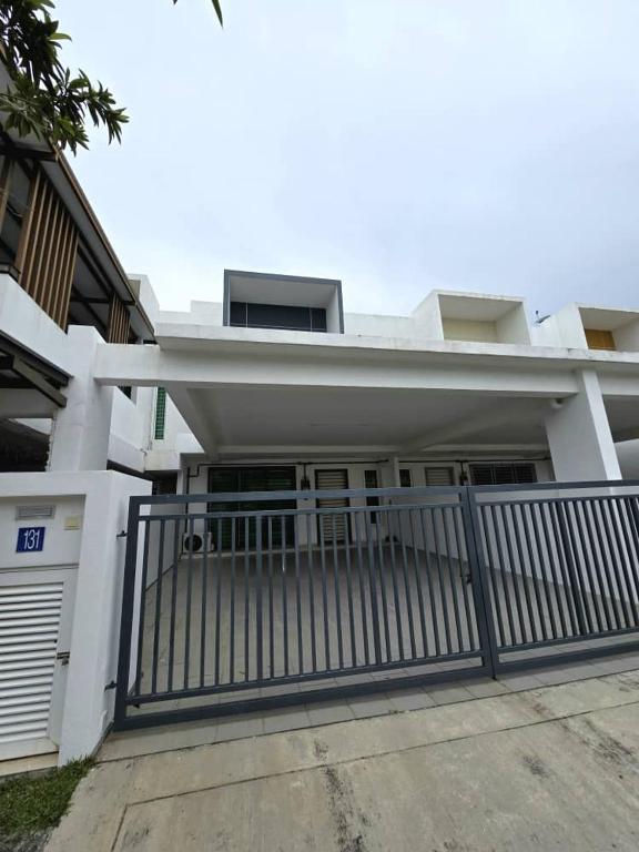 Μπαλκόνι ή βεράντα στο 16pax 4R4B Seremban2 Matrix DTempat Sendayan WiFi