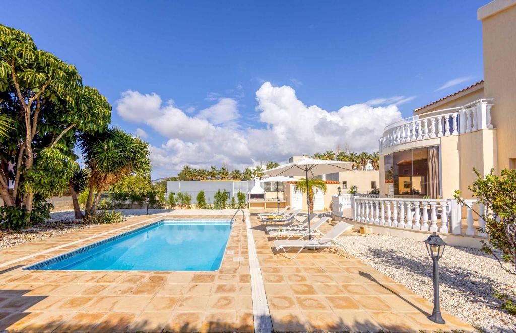 Villa Coral Bee