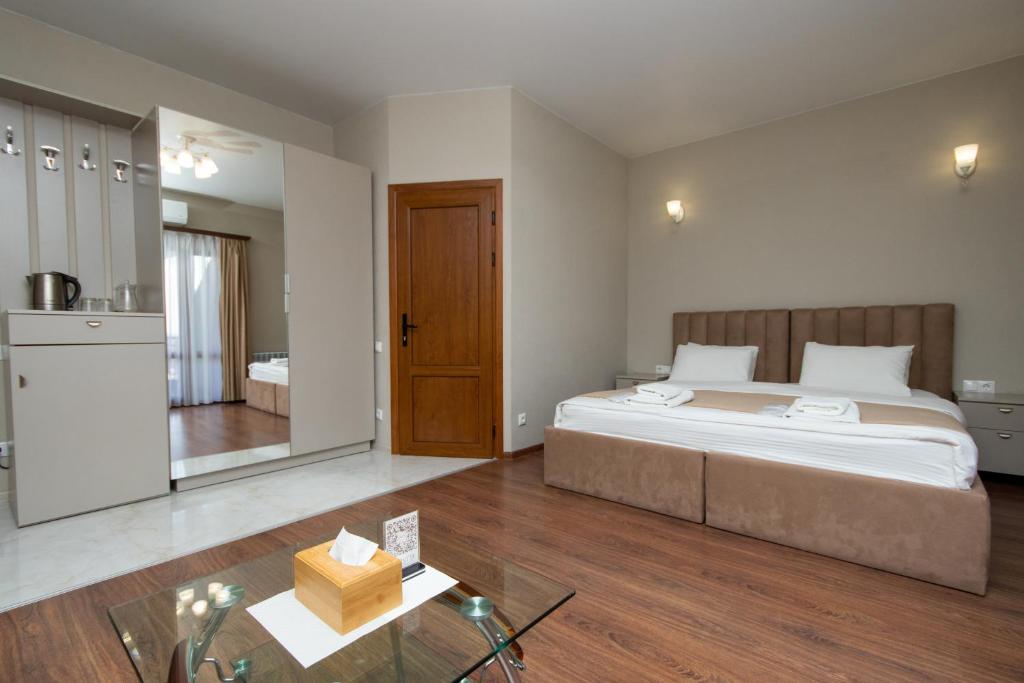 Postel nebo postele na pokoji v ubytování Hillside Guest House