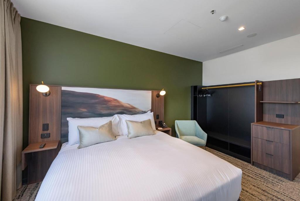 Postel nebo postele na pokoji v ubytování TRYP Adelaide by Wyndham