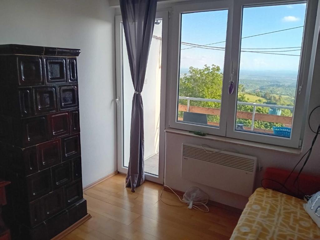 Plesivica Hillside HolidayHome Hot-Tub - 1 Bedroom