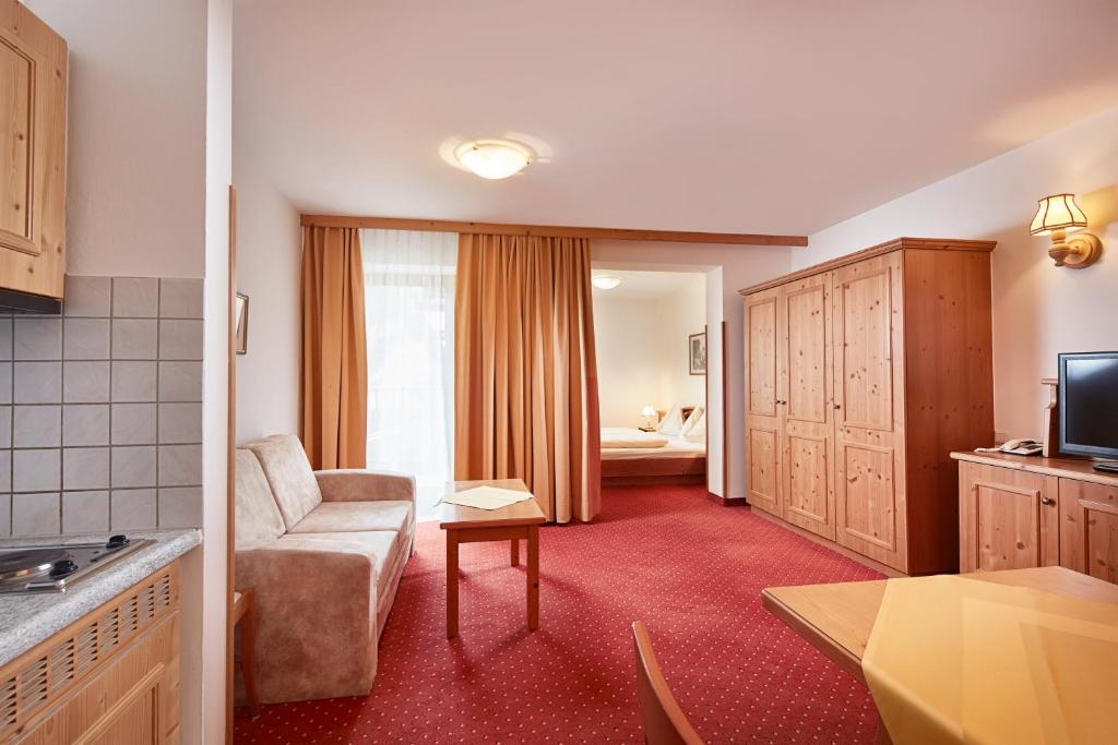 TV a/nebo společenská místnost v ubytování Hotel Kroneck