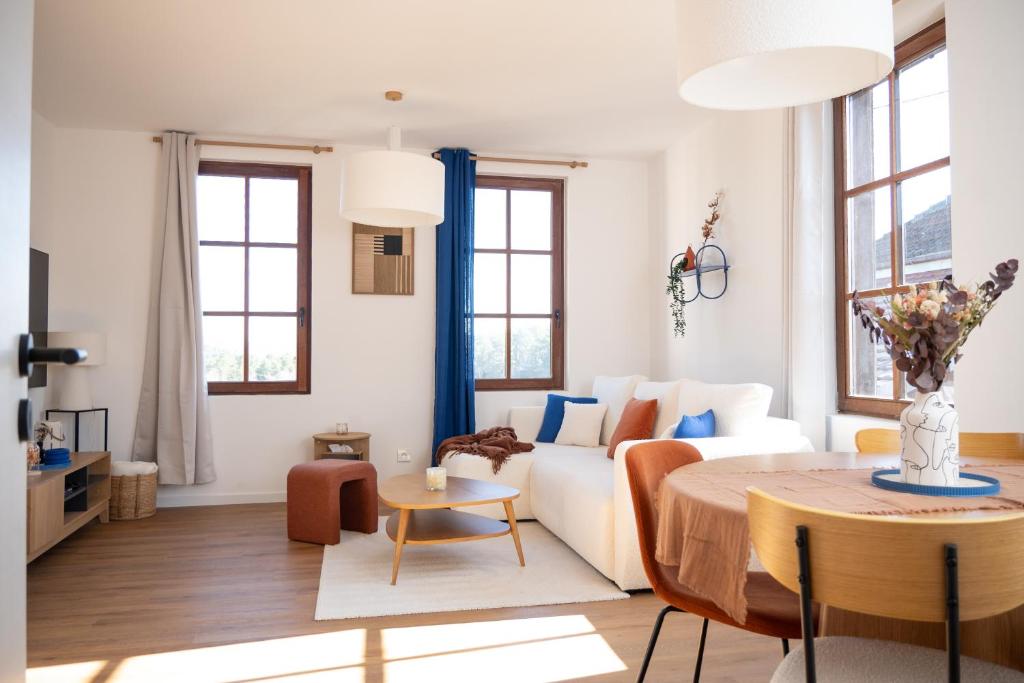 Khu vực ghế ngồi tại Les Gîtes de Juliane - Calme & spa en altitude - Alsace