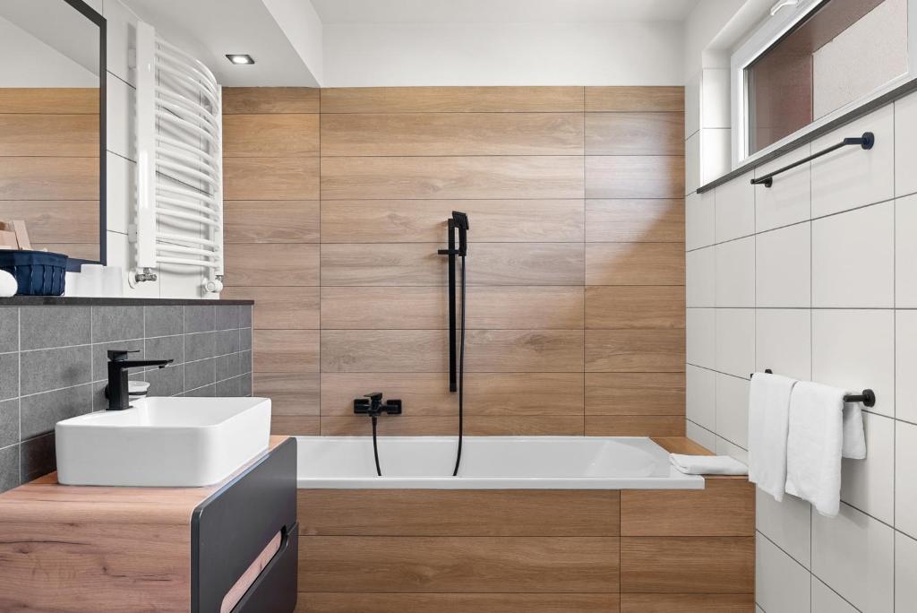 Ein Badezimmer in der Unterkunft Park Hotel Diament Katowice